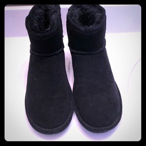 Black Bearpaw Boots